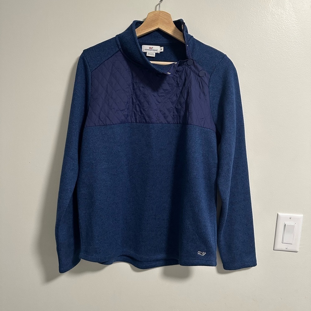 Vineyard Vines sweatshirt size Medium